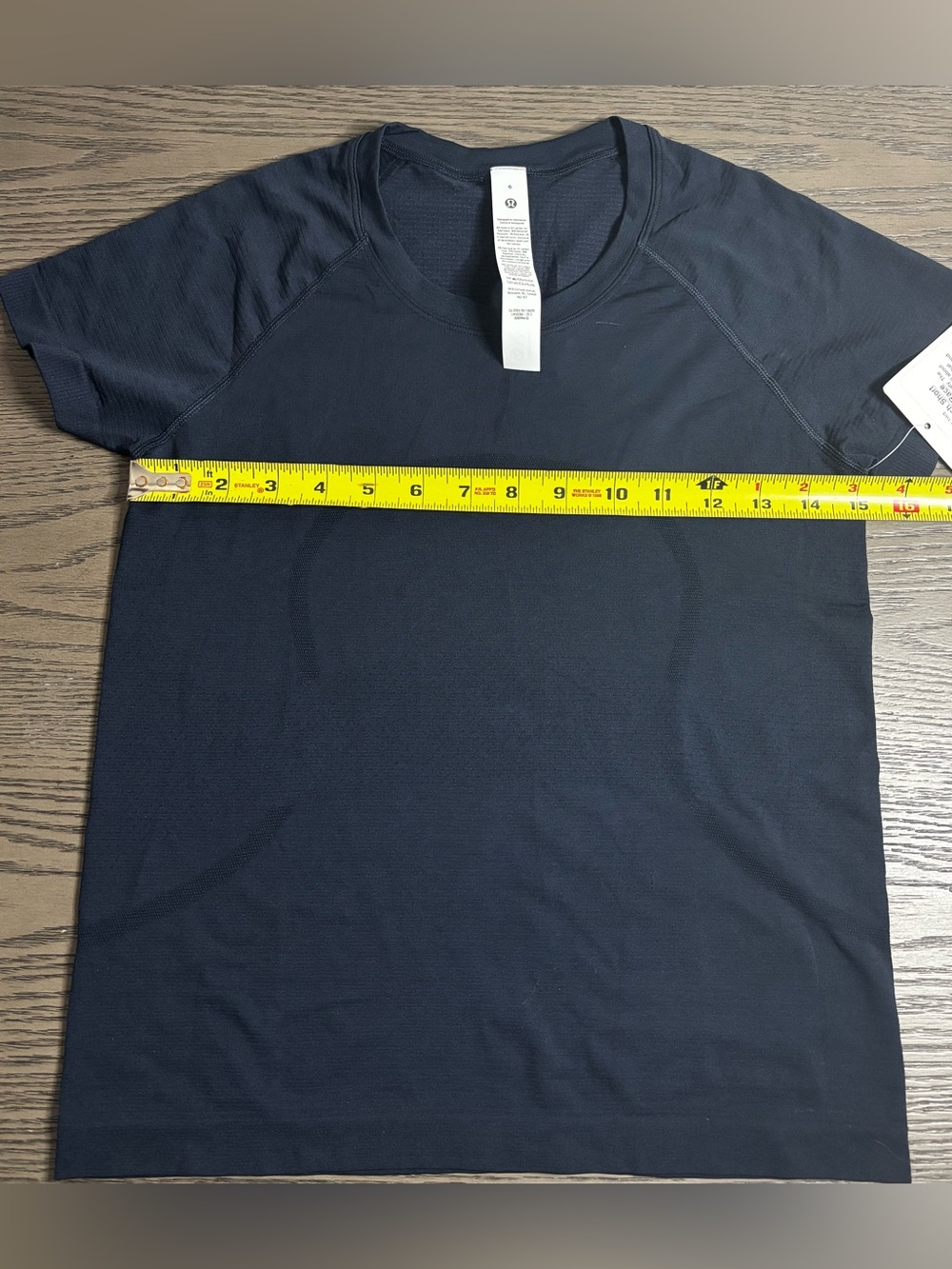 Lululemon Swiftly Tech Short Sleeve Shirt 2.0 Waist Length True Navy Size 6 NWT - Picture 4 of 6